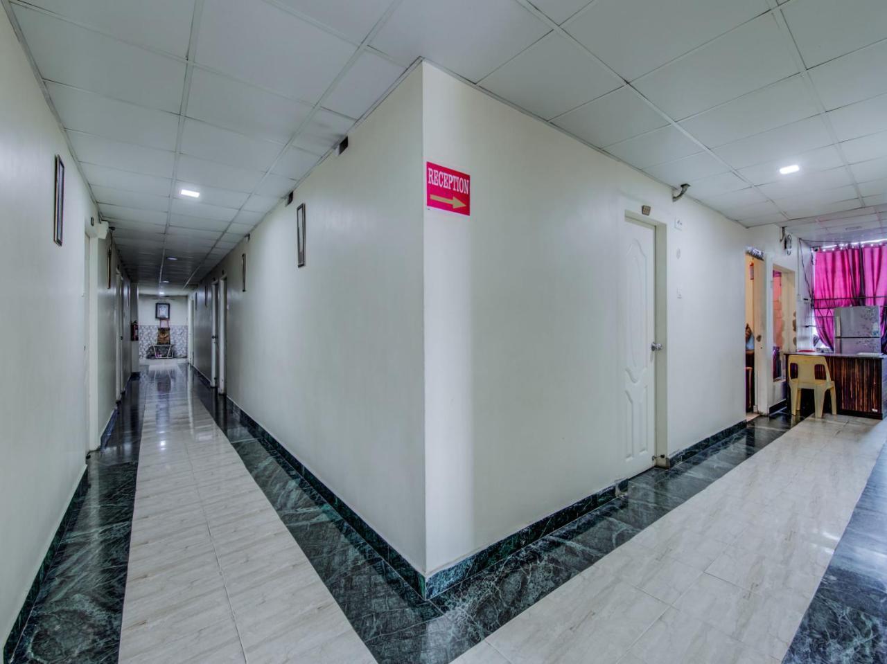Oyo 18873 Hotel Comfort Диогар Екстериор снимка